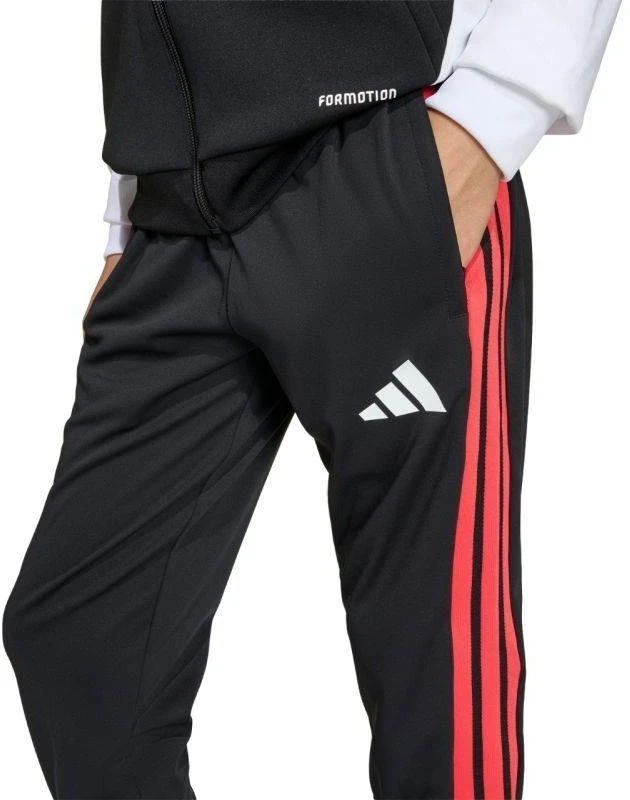 adidas Tiro 26 varžybų treniruočių vaikiškos kelnės juodos ir raudonos KA5136