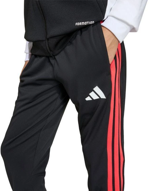 adidas Tiro 26 varžybų treniruočių vaikiškos kelnės juodos ir raudonos KA5136
