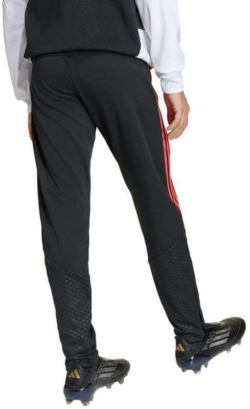 adidas Tiro 26 varžybų treniruočių vaikiškos kelnės juodos ir raudonos KA5136