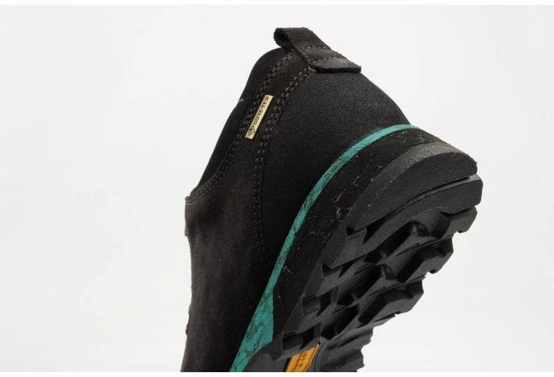 Aku Bellamont Gore-Tex moteriški trekingo batai, patvarūs, juodi