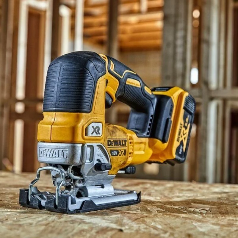 Akumuliatorinis siaurapjūklis DeWalt DCS334N-XJ