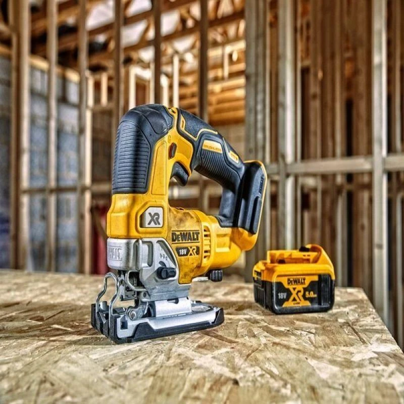Akumuliatorinis siaurapjūklis DeWalt DCS334N-XJ