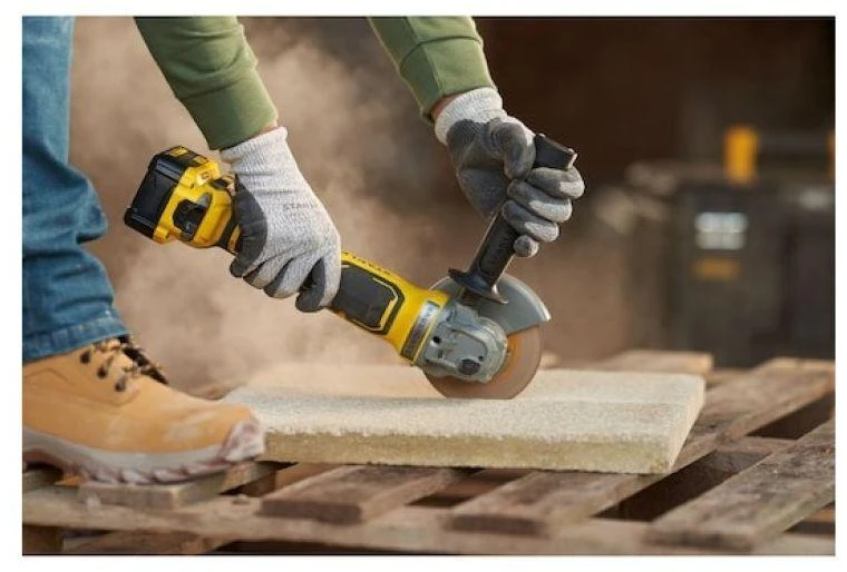 Stanley ST KAMPINIS ŠLIFULĖLIS V20 2x4.0Ah 125mm SFMCG700M2K