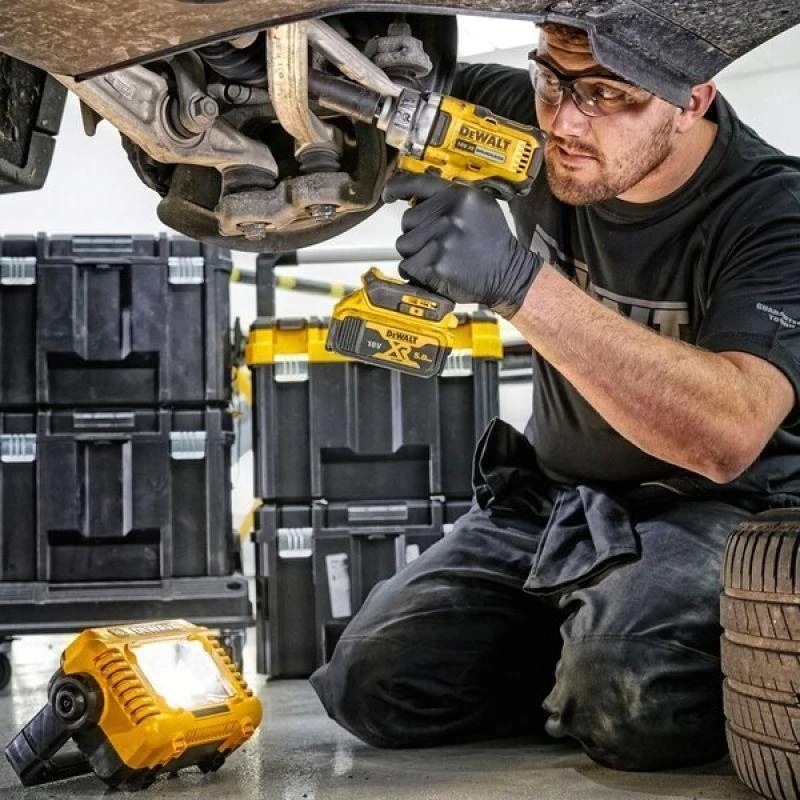 Akumuliatorinis prožektorius DeWalt DCL077-XJ; 12 V/18 V (be akumuliatoriaus ir pakrovėjo)