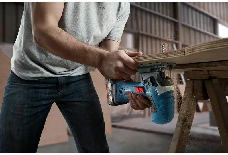Akumuliatorinis siaurapjūklis Bosch GST 185-LI Professional; 18 V (be akumuliatoriaus ir pakrovėjo)