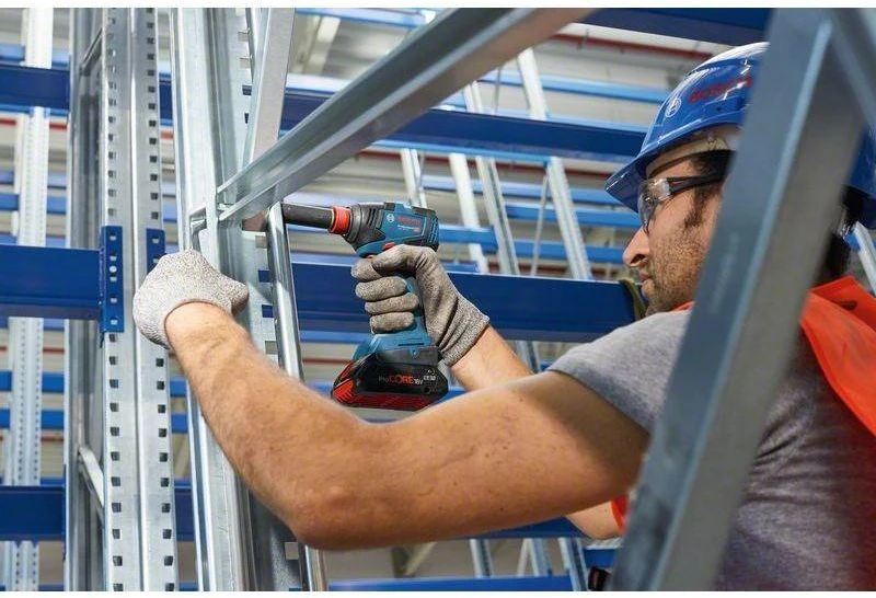 Smūginis veržliasūkis Bosch GDX 18V-200; 18 V (be akumuliatoriaus ir pakrovėjo)