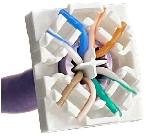 Alantec MB007-1 RJ45 UTP cat.6A keystone modulis be įrankių ALANTEC Plus - pagerintas perdavimo našumas