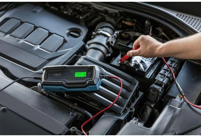 Ansmann 1001-0145 automobilio akumuliatoriaus įkroviklis 6 – 14 V Juoda