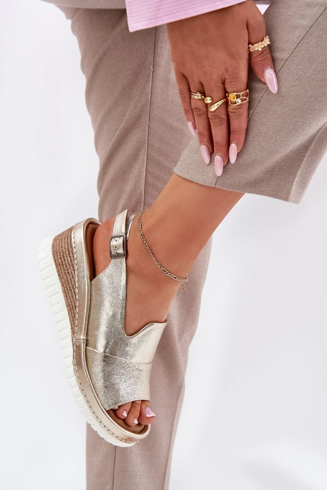 Aukso spalvos aukštakulnės basutės Step in style