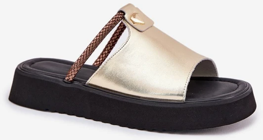 Aukso spalvos basutės su platforma Step in style