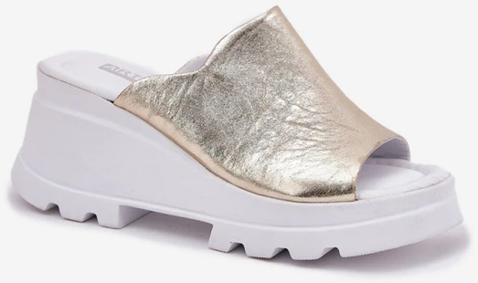 Aukso spalvos platforminės basutės Step in style
