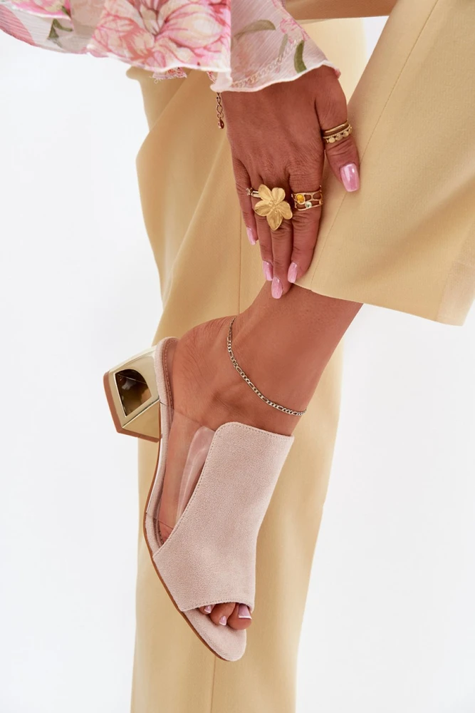 Aukštakulnės basutės su aukso spalvos kulnu Step in style