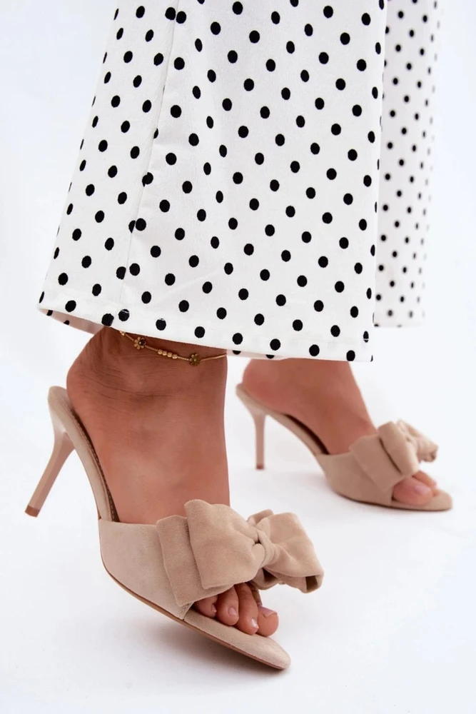 Aukštakulnės basutės su kaspinu Step in style