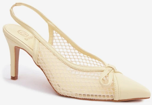 Aukštakulnės basutės su tinklelio intarpais ir kaspinu Step in style