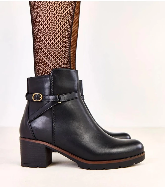 Aulinukai juodi odiniai su kulnu Solea