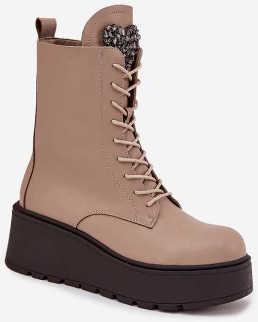 Aulinukai smėlio spalvos platforminiai su dekoru Step in Style