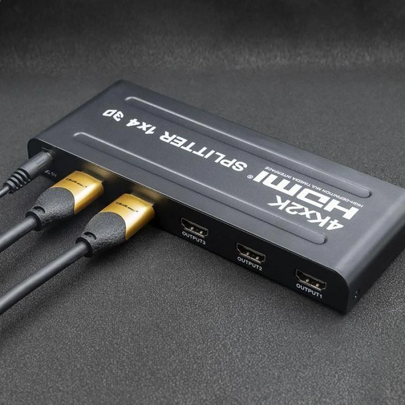 Qoltec 51798 aktyvus HDMI skirstytuvas 4 x HDMI 4K x 2K | 3,4 Gb/s