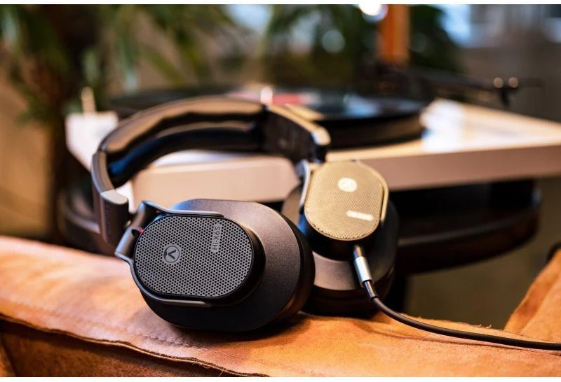 Ausinės Austrian Audio Hi-X65, juodos spalvos