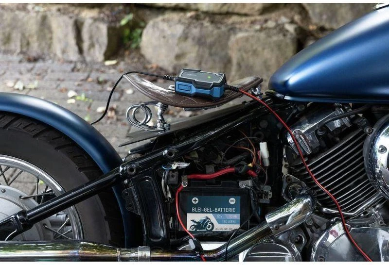 Ansmann 1001-0142 automobilio akumuliatoriaus įkroviklis 6 – 12 V Juoda