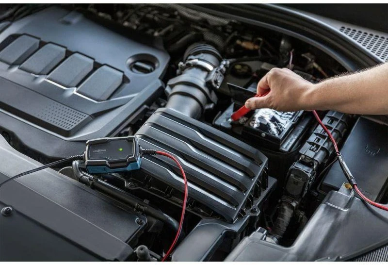 Ansmann 1001-0142 automobilio akumuliatoriaus įkroviklis 6 – 12 V Juoda