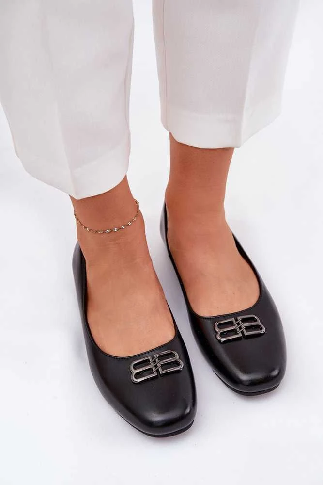 Balerinos bateliai – patogūs ir elegantiški moteriški bateliai
