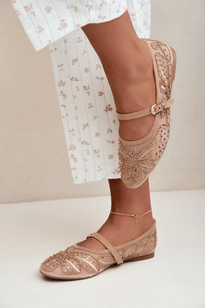 Balerinos su dirželiu ir blizgiomis detalėmis Step in style