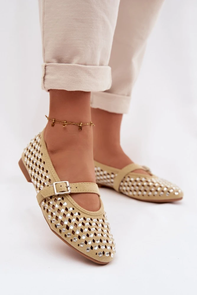 Balerinos su sagtimi ir blizgiomis detalėmis Step in style