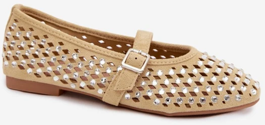 Balerinos su sagtimi ir blizgiomis detalėmis Step in style