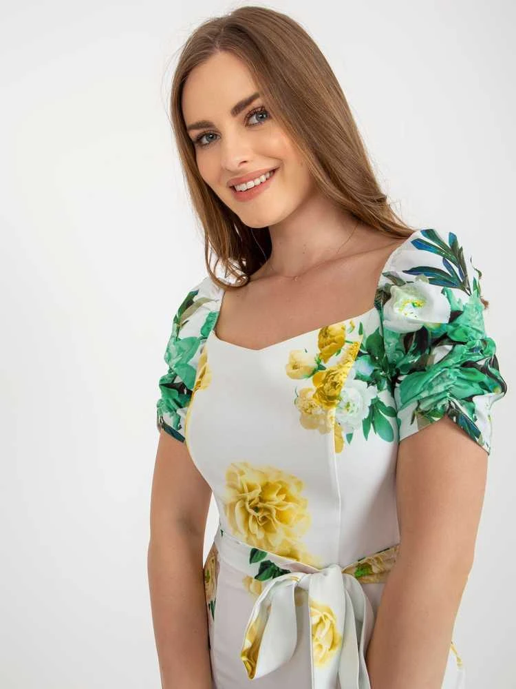 Balta ir žalia suknelė