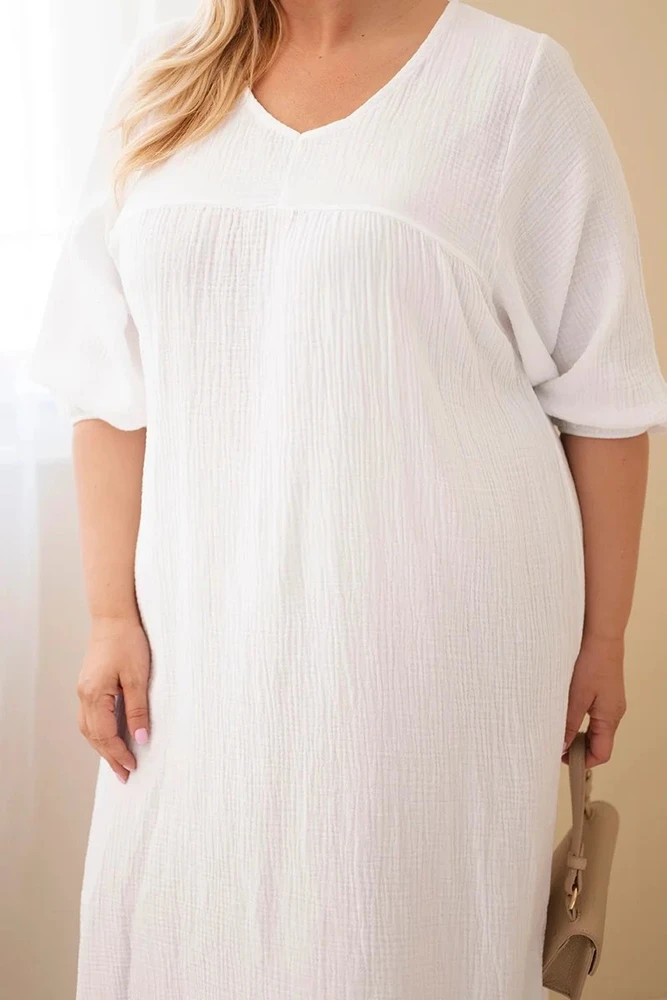 Balta Plus Size medvilninė muslino suknelė su V formos iškirpte