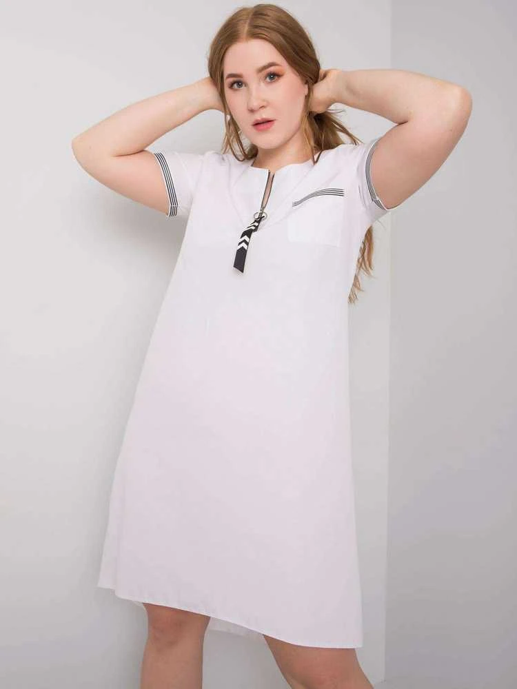 Balta suknelė