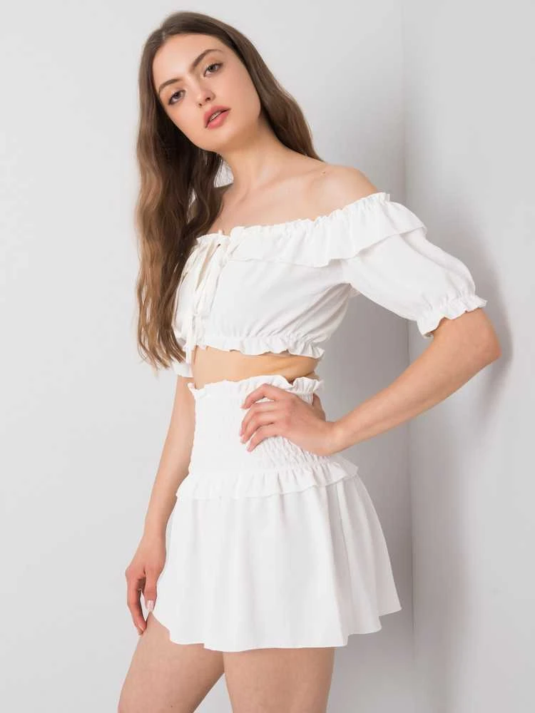 Balta viršutinė dalis