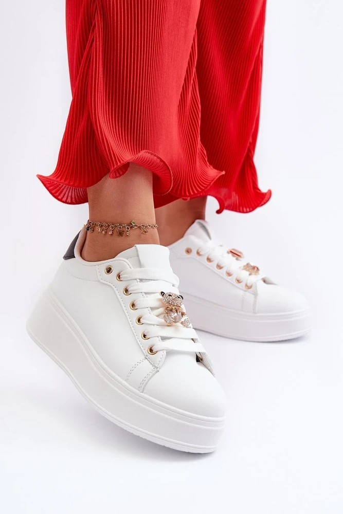 Balti sportbačiai su platforma Step in style