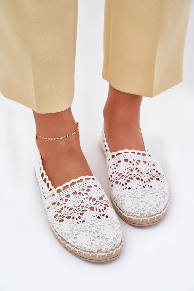 Balto spalvos espadrilės Step in style