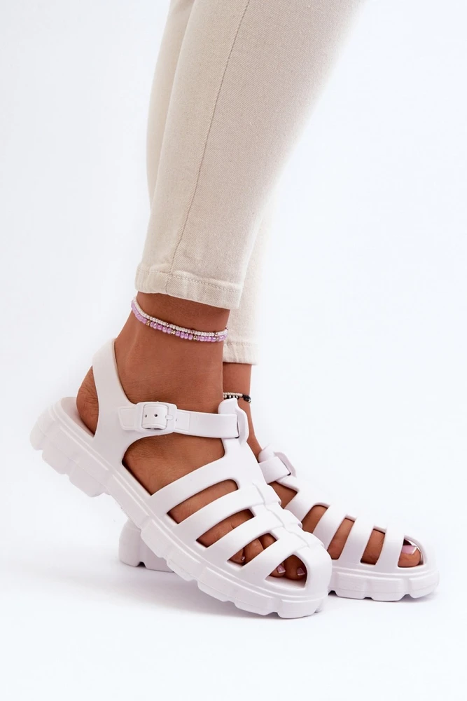 Baltos basutės su užsegimu Step in style