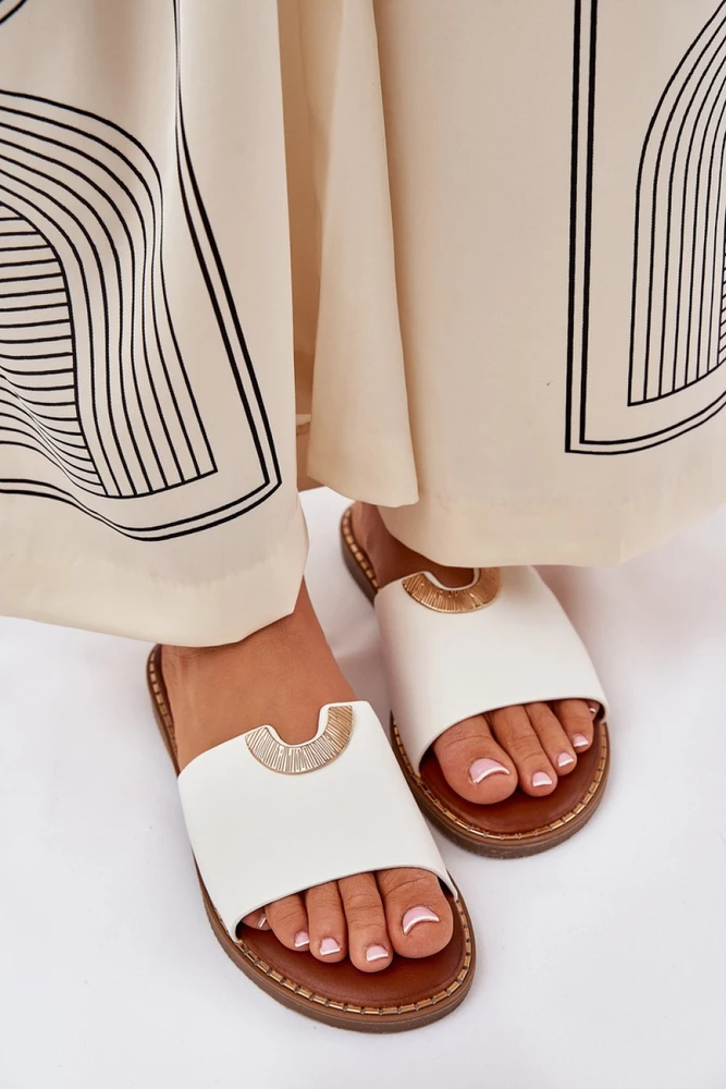 Baltos moteriškos basutės Step in style