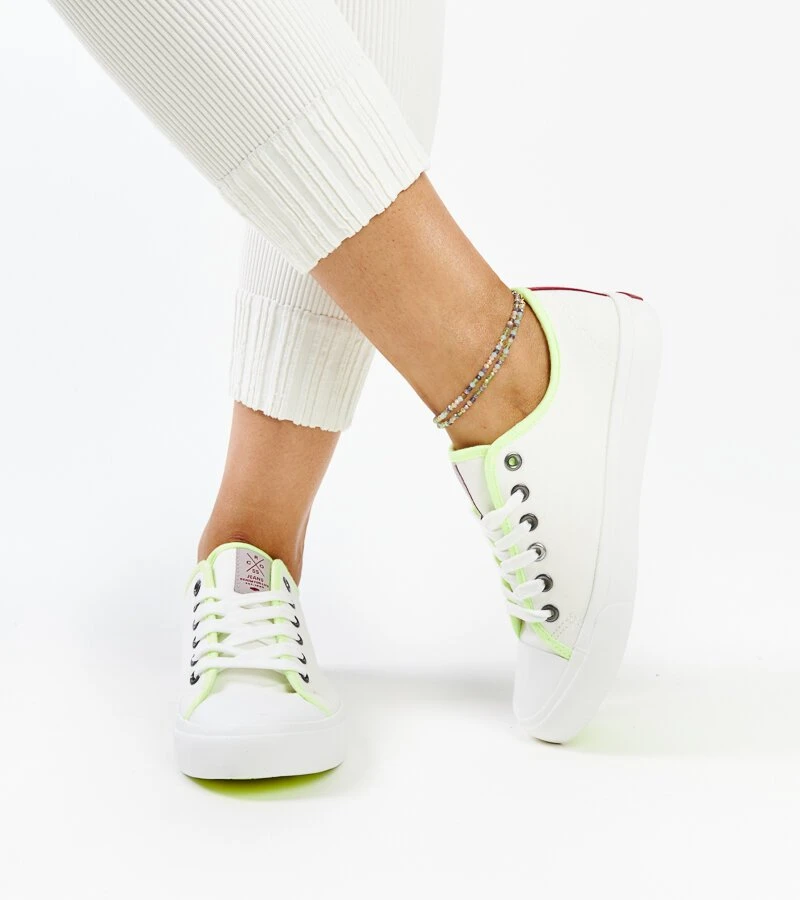 Baltos spalvos moteriški bateliai su spalvotais bateliais CROSS JEANS