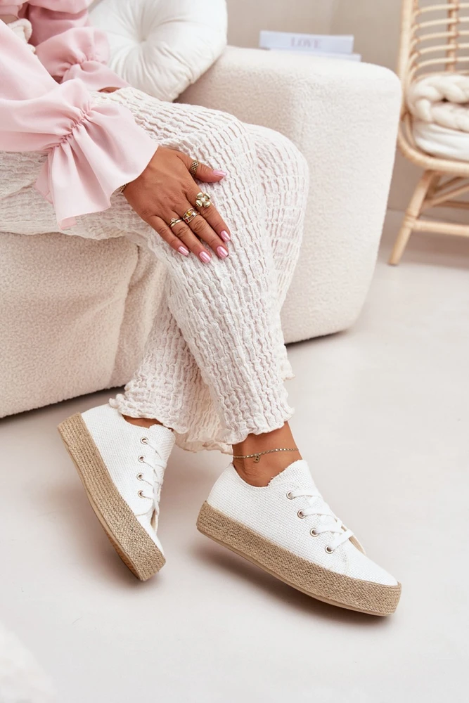Baltos tekstilinės espadrilės Step in style