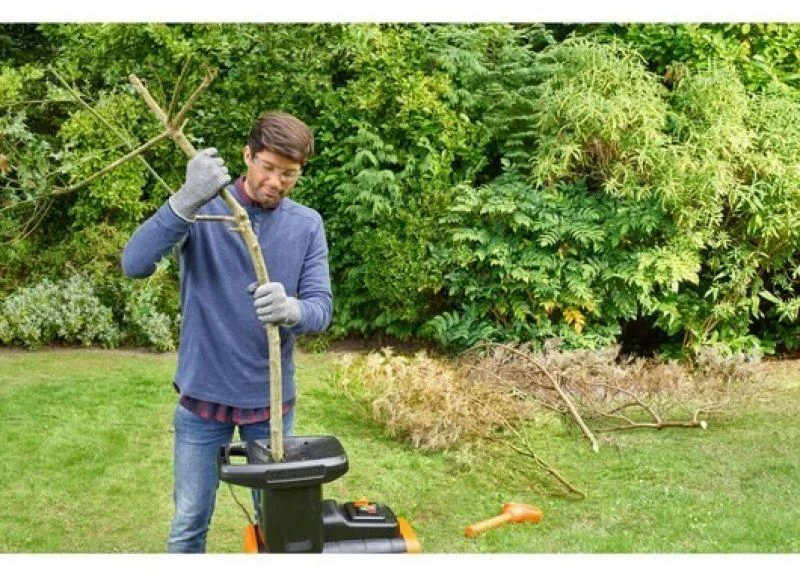 Black & Decker Elektrinis tylus šakų smulkintuvas BEGAS5800