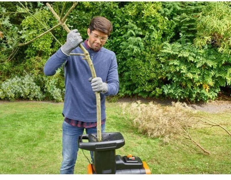 Black & Decker Elektrinis tylus šakų smulkintuvas BEGAS5800