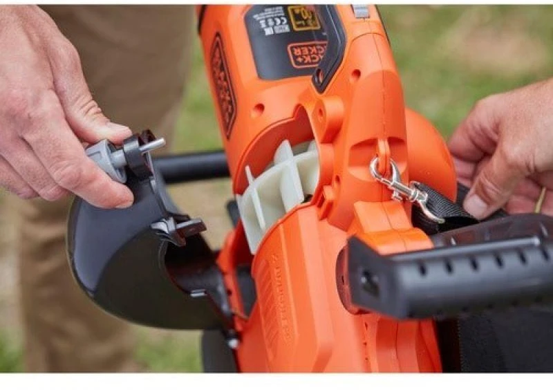 Black & Decker Juodas & Decker Akumuliatorinis lapų siurblys-pūstuvas Juodas & Decker BCBLV3625L1-QW; 36 V; 1x2,5 Ah akum.