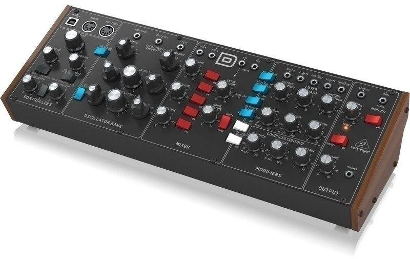 Behringer Model D Juoda