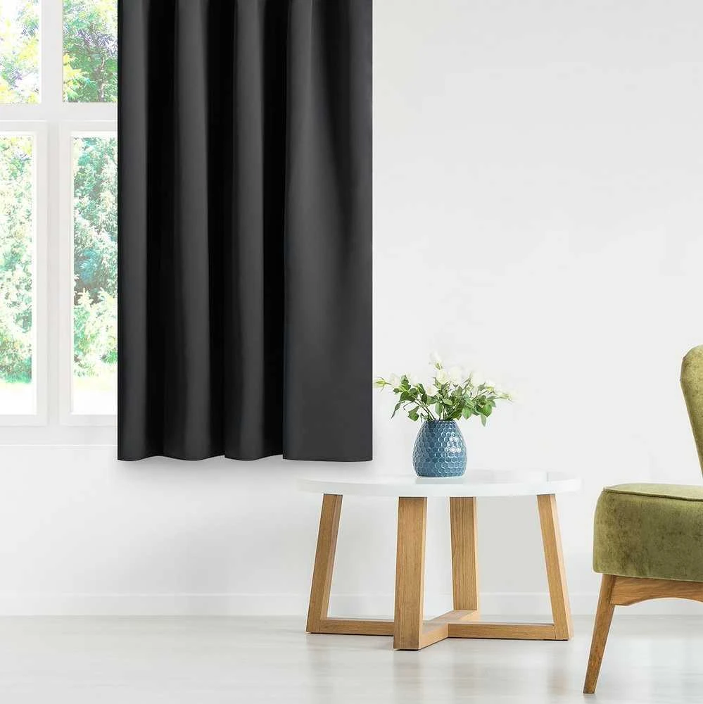 Blackout užuolaida 140 × 230 cm, juoda