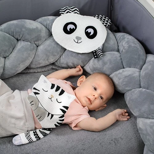 Baby Ono B.O.1535 Pliušinis žaisliukas - barškutis KITTY BLINK & SHINE