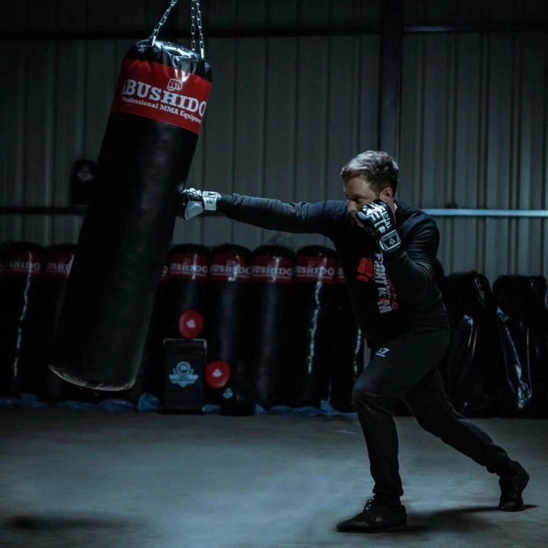 BUSHIDO Bokso maišas - 130 Raudonas - 130 cm / 30 kg
