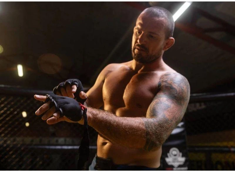 BUSHIDO Bokso tvarstukai su gelio apsauga kumščiams | DBX-GM-2