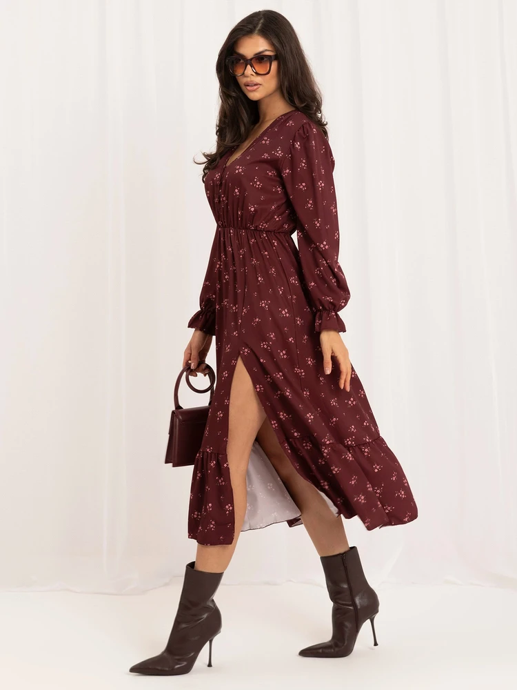 Bordo midi suknelė su gėlių raštu ir sagomis