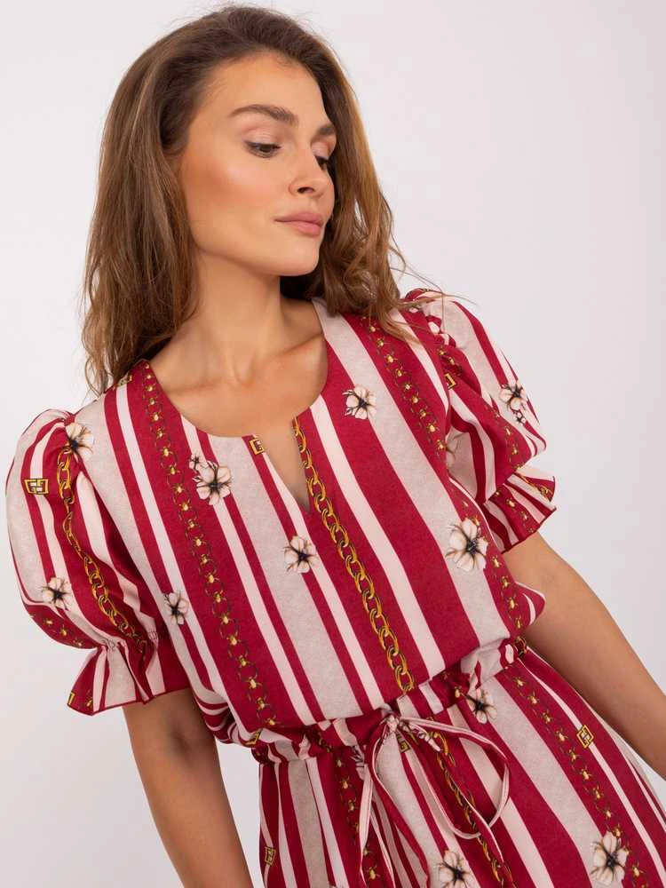 Bordo spalvos suknelė