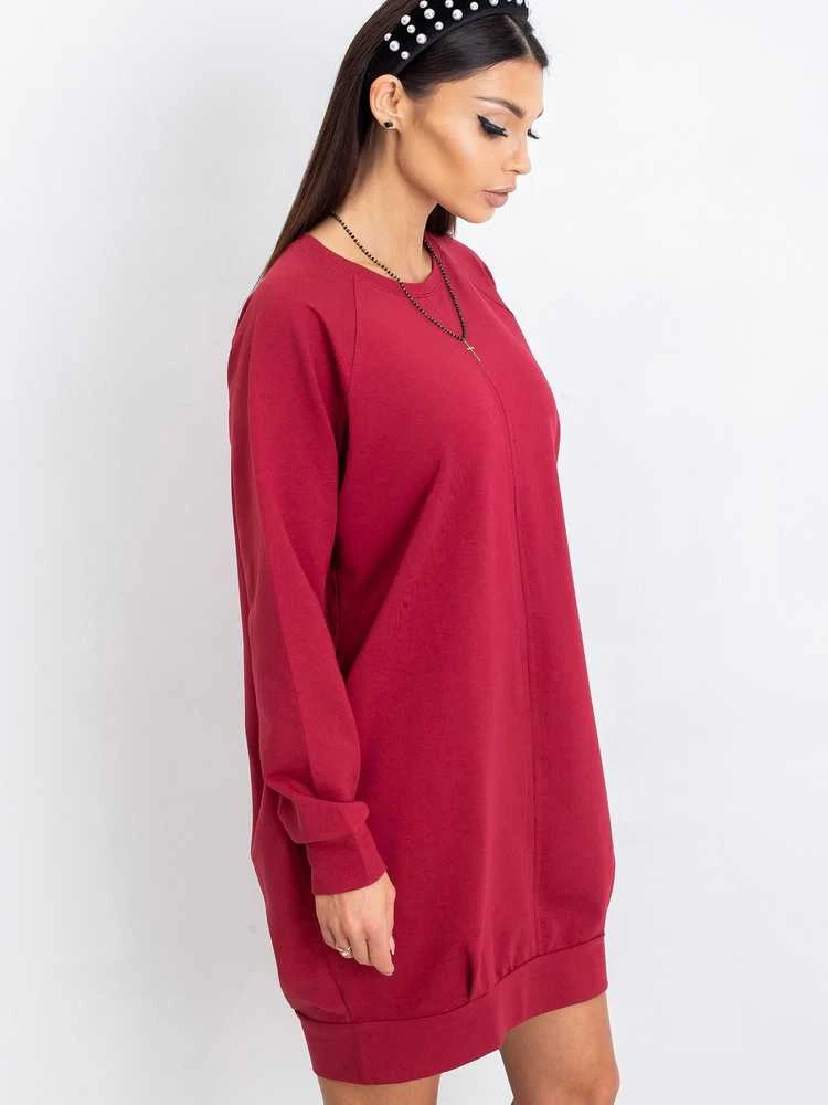 Bordo spalvos suknelė