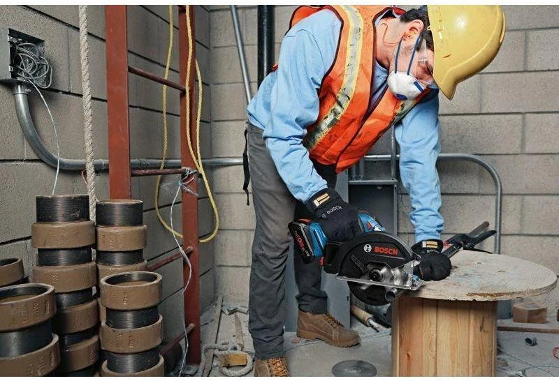 „Bosch“ kombinuotas rinkinys, 4 įrankiai, 18 V akumuliatorius